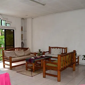 ** Hotel Edcelent Philippines