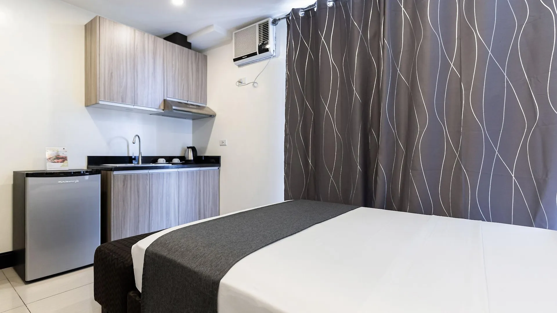 Artemis Place Makati Hotel Makati City 3*,