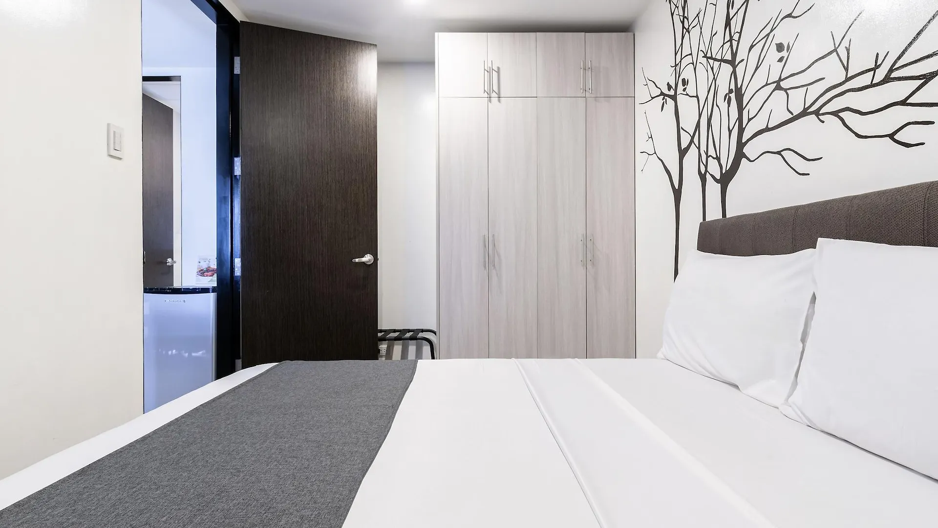 Artemis Place Makati Hotel Makati City 3*,